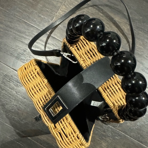 Zara basket bag with leather strap and clasp - Picture 2 of 3